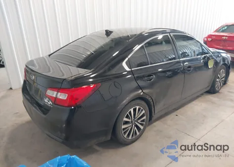 2018 Subaru Legacy 2.5I Premium z USA, uszkodzony, nr VIN 4S3BNAC62J3026860